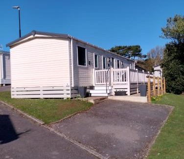 New Forest District House | 3Bed 2Bath Quiet woodland cul de sac!