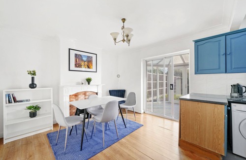 East Wickham Apartment | 3bed Cozy House Parking Wifi