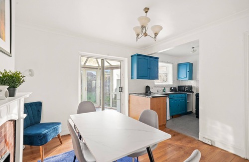 East Wickham Apartment | 3bed Cozy House Parking Wifi