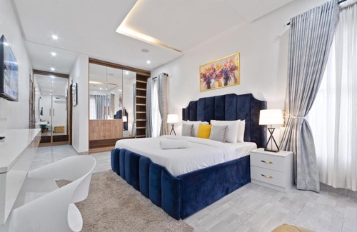 Ajah Apartment | 3BEDROOM ROYALE SUITE
