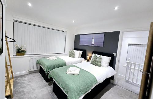 Liverpool Apartment | 3BR 1BA Liverpool Home Sleeps 8 w DrivewayParking