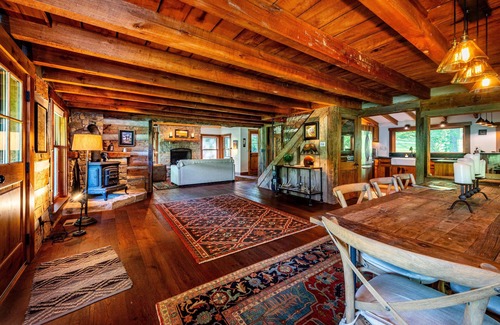 Nashville Cabin | 3BR, 2.5BA Log Cabin