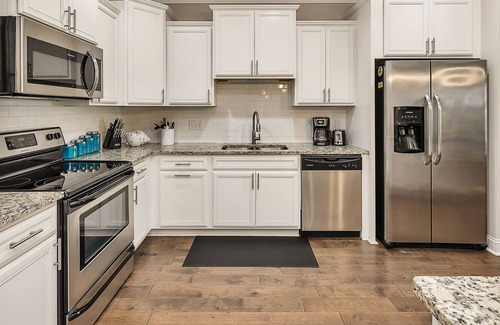 Epworth Acres House | 3BR/2.5BA, Screened Porch, Pool!