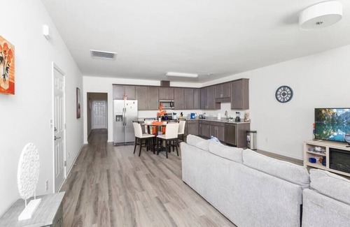 Oakdale House | 3Br/2Ba home, Near Whitewater Ctr, Uptown, Airport
