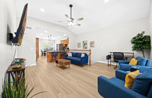 Clarksville Apartment | 3BR 2BA Home with King Queen & Twin Beds