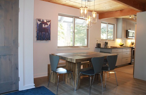 Blue River House | 3Br 2Ba Mountain Modern Cabin on the Blue River