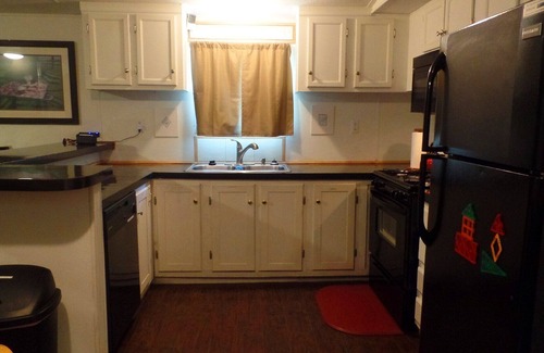 Clinton House | 3br/2ba, Pets Allowed, Wash/Dryer, Work Building, Amenities