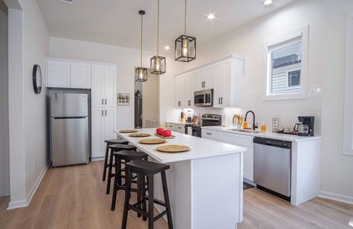 Eastside Promise Neighborhood Apartment | 3br/3ba Urban Escape Just Minutes From Downtown!