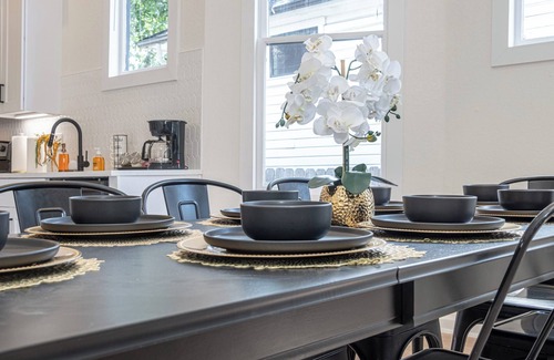 Eastside Promise Neighborhood Apartment | 3br/3ba Urban Escape Just Minutes From Downtown!