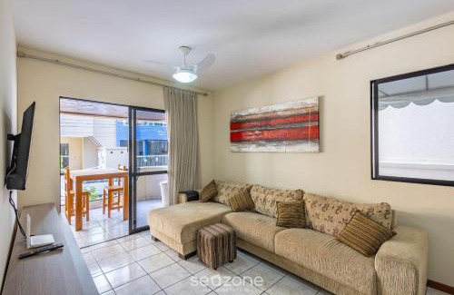Centro Apartment | 3BR Apt w/BBQ 50m from Itapema Beach EPO001