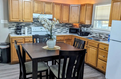 Mid City North House | 3BR Comfortable Green Haven nr Plants&Job Sites