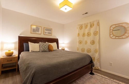 Table Rock House | 3BR Condo with Recliners - Central Location - Stairs Required - FREE TICKETS INCLUDED - FC39-2