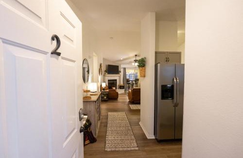 Table Rock House | 3BR Condo with Recliners - Central Location - Stairs Required - FREE TICKETS INCLUDED - FC39-2