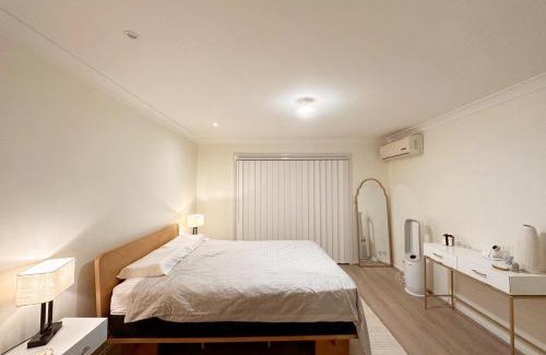 Stanhope Gardens House | 3BR family home, townhouse with free community pool and tennis court access