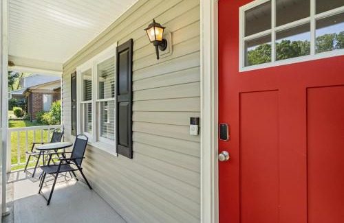 Paw Creek Apartment | 3BR Gem! Home Theater with Large Yard! 5 miles to Airport and Uptown! Free Parking! Pets Ok!