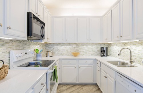 Ono Island Condo | 3BR Gulf Front Condo directly on Beach, Pet Friendly, Large Balcony on 11th Flr
