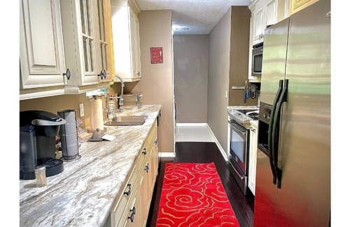 Mableton House | 3BR Ranch minutes to Battery Park & Mercedes arena