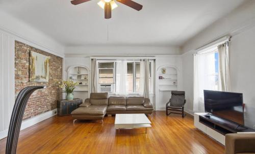 West New York Apartment | 3BR Skyline Apt in Bustling District I Great Value NJ5