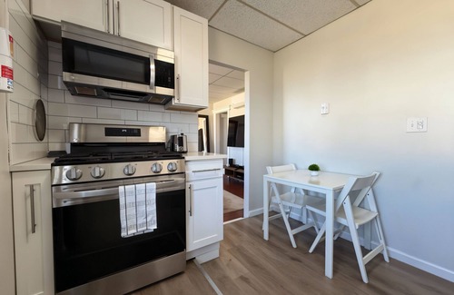 West New York Apartment | 3BR Smart Home Apartment Sleeps 11 20 Min to Times Sq