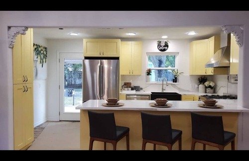 Garden Oaks House | 3BR Spacious luxury home! Pet friendly and only 15min to DT, MED CTR