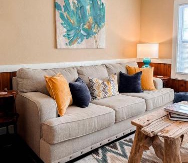 Waveland House | 3BR Stay Near the Sand