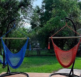 Waveland House | 3BR Stay Near the Sand