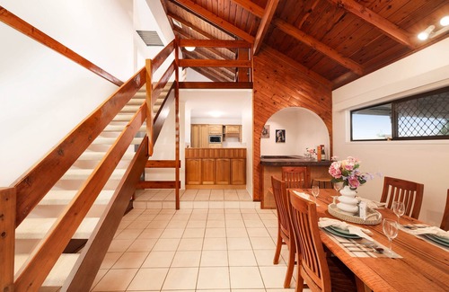 Daisy Hill House | 3BR The Vintage Loft, Unique Charm &Modern Comfort