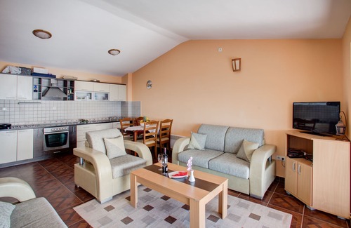 Lapcici Villa | 3BR Villa with Private Pool and Stunning Sea View