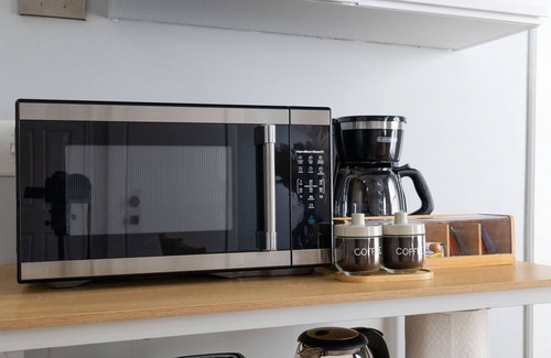 Winter Hill Apartment | 3BR2BATH Lux Home in Somerville