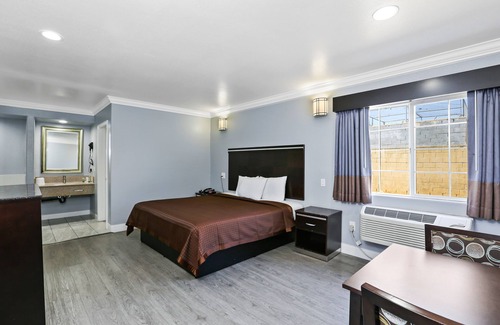 La Habra Hotel | 3rd Avenue Inn