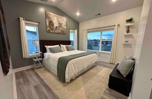 River Heights Condo | 3rd floor condo in Providence