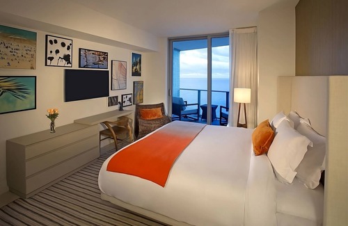 Hollywood South Central Beach Hotel | 4 1BR Oceanview King Suites at H Hollywood Resort, Walk to Hallandale Beach