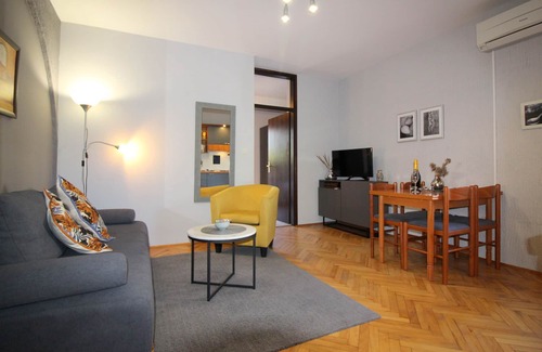 Gulici Condo | 4-5 people, pool, jacuzzi, grill, sun loungers, parking