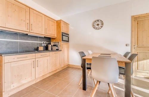 Champagny-en-Vanoise Apartment | 4* Apartment at the foot of the slopes with balcony, WiFi, and hotel services