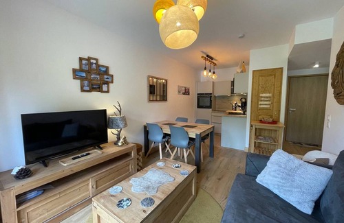 Valmorel Apartment | 4* Apartment for 5 in Valmorel, ski-in/ski-out, parking, balcony