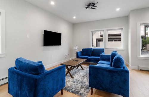 Ladner House | 4 BD Lovely Family home in Delta!