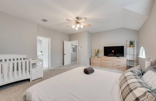 Keller House | 4 BDR Home Gym Theater Room