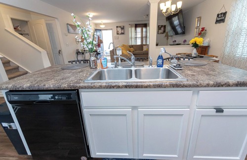 Midland House | 4-bdrm/3-ba home with WiFi, fenced yard, AC & washer/dryer. 20 mins to Charlotte