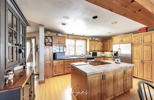 Bracebridge Cottage | 4 bed 2 bath cottage on Lake Muskoka