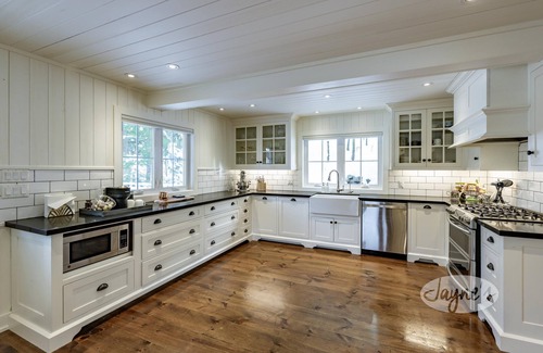 Port Carling Cottage | 4 bed 4 bath cottage on Indian River of Lake Muskoka