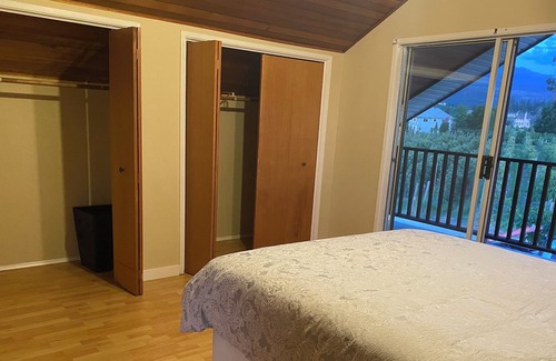 Southeast Kelowna Other | 4 bed house, on Orchard with pool!