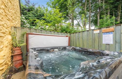 Llanfihangel-Ystrad House | 4 Bed in Dihewyd oc-b32349