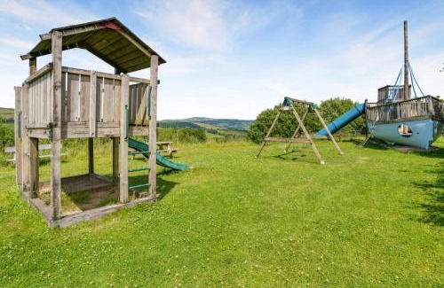 Llanfihangel-Ystrad House | 4 Bed in Dihewyd oc-b32349