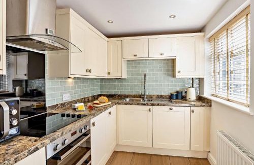 Docking House | 4 Bed in Docking 91588