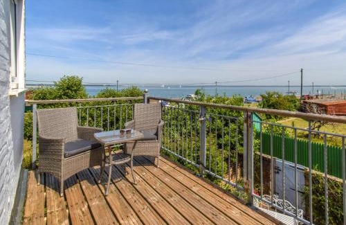 East Cowes House | 4 Bed in East Cowes 88655