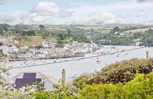 Polruan House | 4 Bed in Polruan 83574
