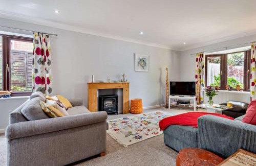 Wareham House | 4 Bed in Wareham 77511