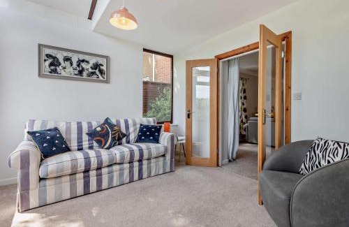 Wareham House | 4 Bed in Wareham 77511