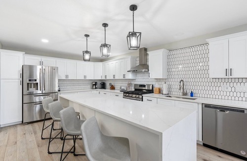 Cavalier Estates House | 4 Bed Mid Century Modern w/Pool, Putting Green, Wood Fired Pizza Oven, Sleeps 9