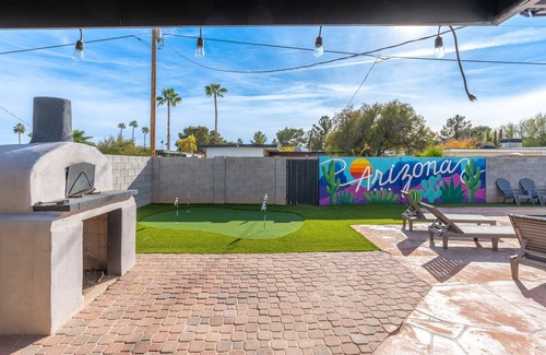 Cavalier Estates House | 4 Bed Mid Century Modern w/Pool, Putting Green, Wood Fired Pizza Oven, Sleeps 9